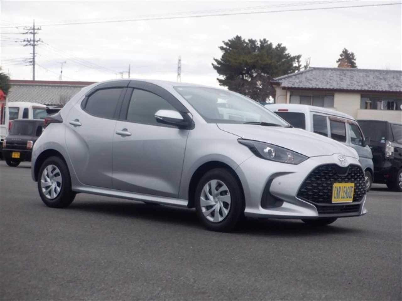 TOYOTA YARIS — фото