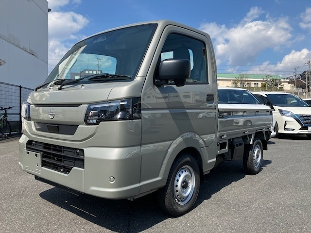 NISSAN CLIPPER — фото