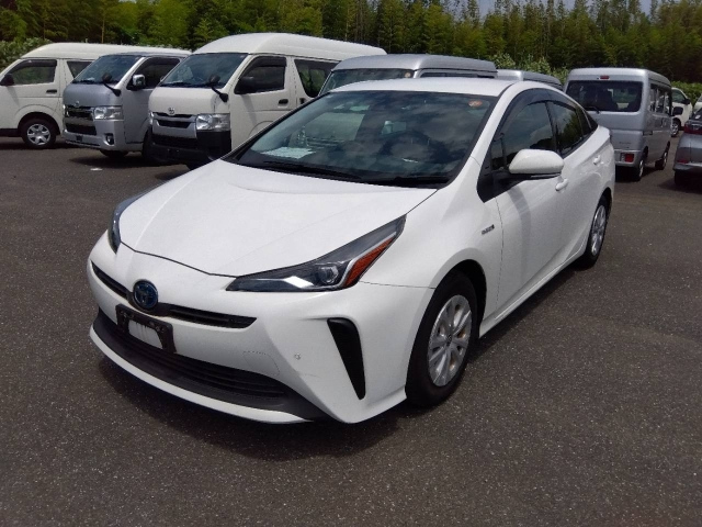 TOYOTA PRIUS — фото