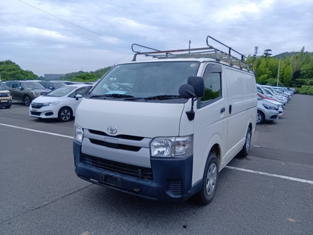 TOYOTA REGIUS ACE VAN