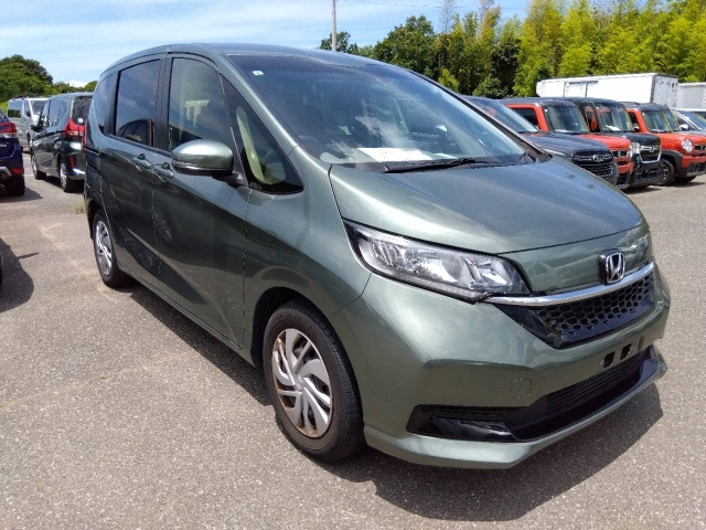 HONDA FREED — фото
