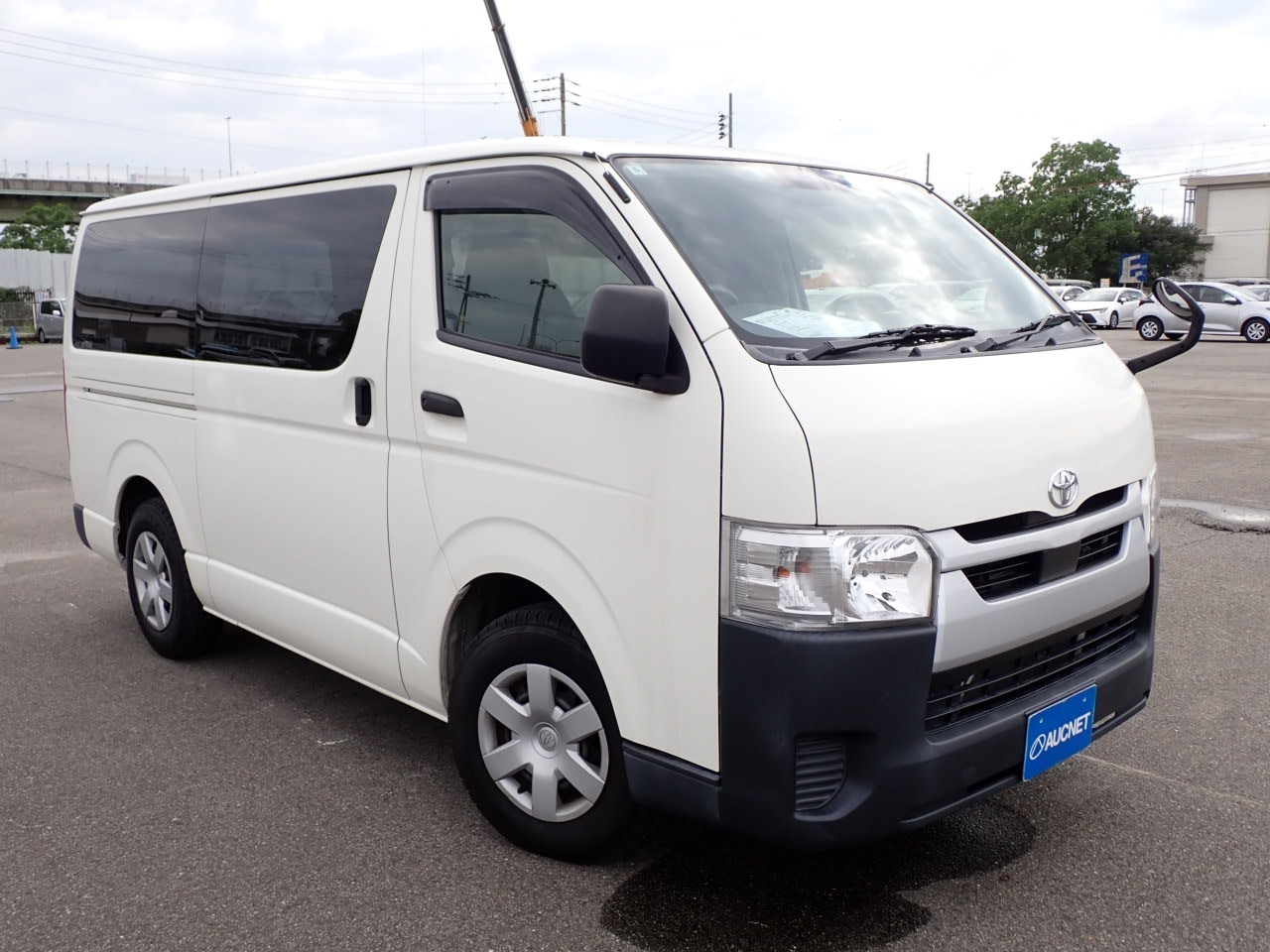 TOYOTA HIACE VAN