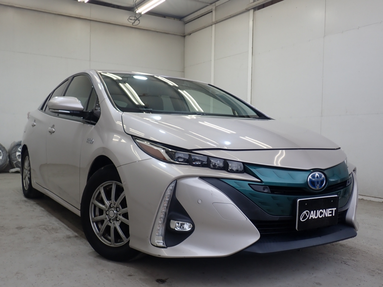 TOYOTA PRIUS PHV