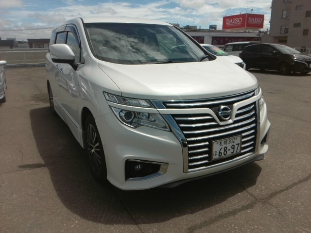 NISSAN ELGRAND — фото