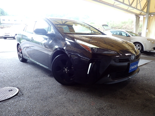 TOYOTA PRIUS — фото