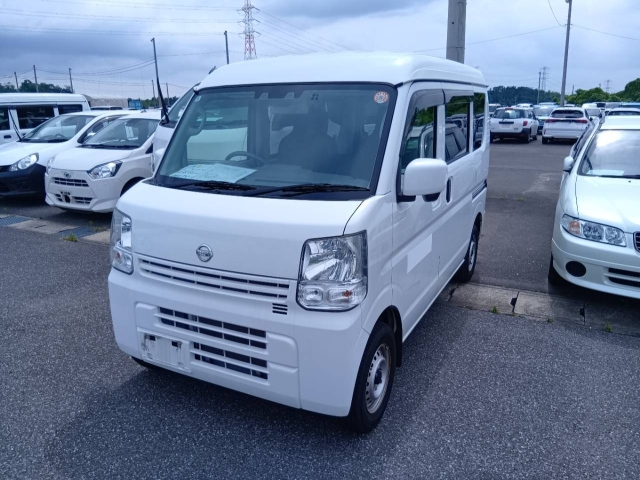 NISSAN CLIPPER — фото