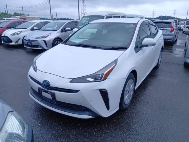 TOYOTA PRIUS — фото