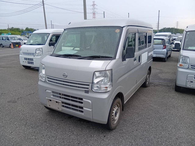 NISSAN CLIPPER VAN