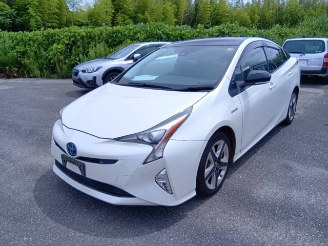 TOYOTA PRIUS — фото