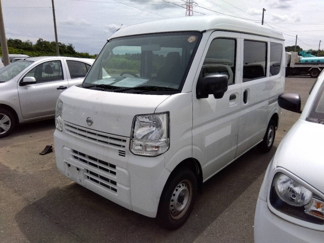 NISSAN CLIPPER — фото
