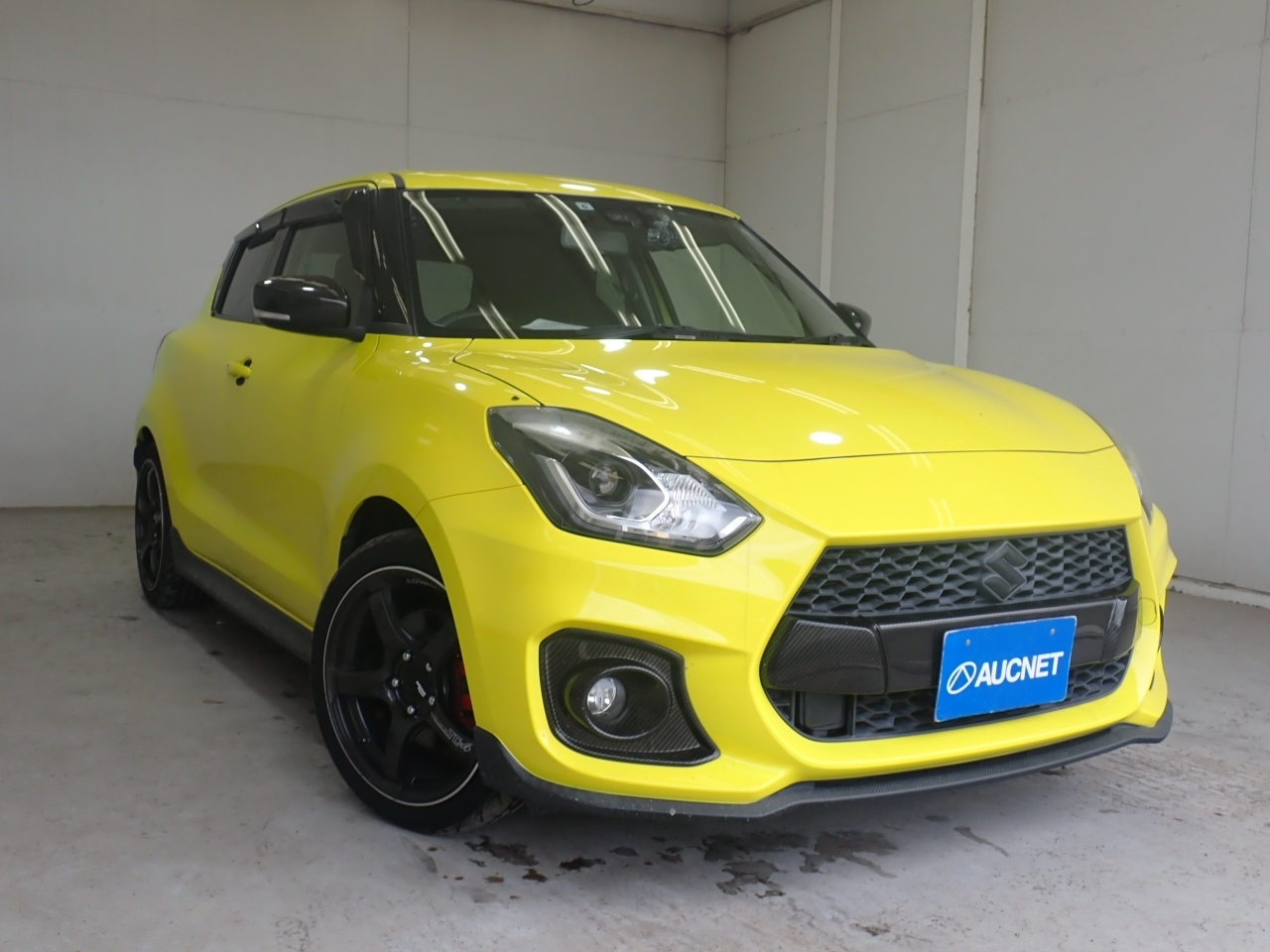 SUZUKI SWIFT — фото