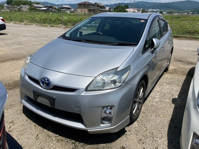 TOYOTA PRIUS — фото