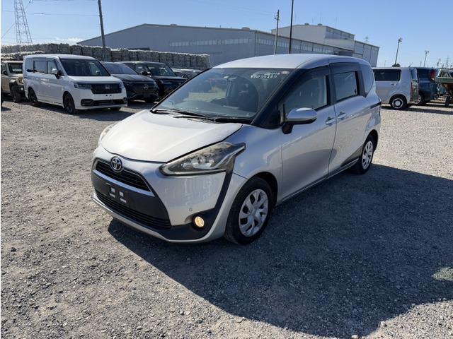 TOYOTA SIENTA — фото