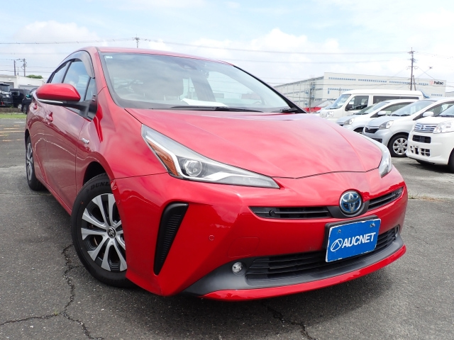 TOYOTA PRIUS — фото
