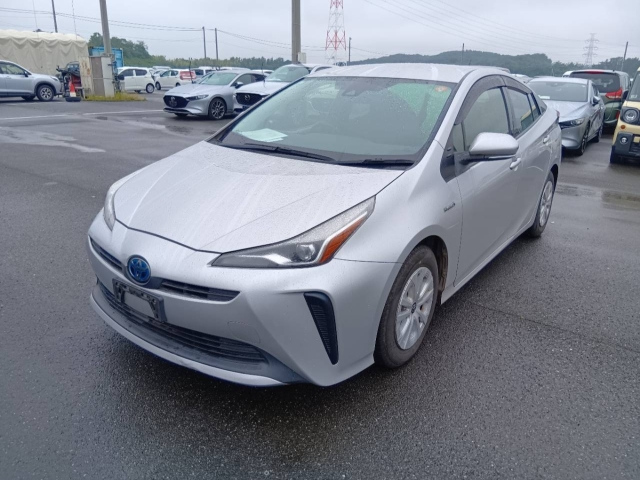 TOYOTA PRIUS — фото