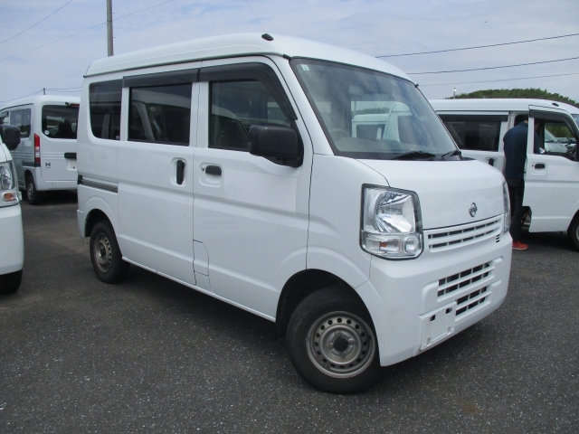 NISSAN CLIPPER — фото