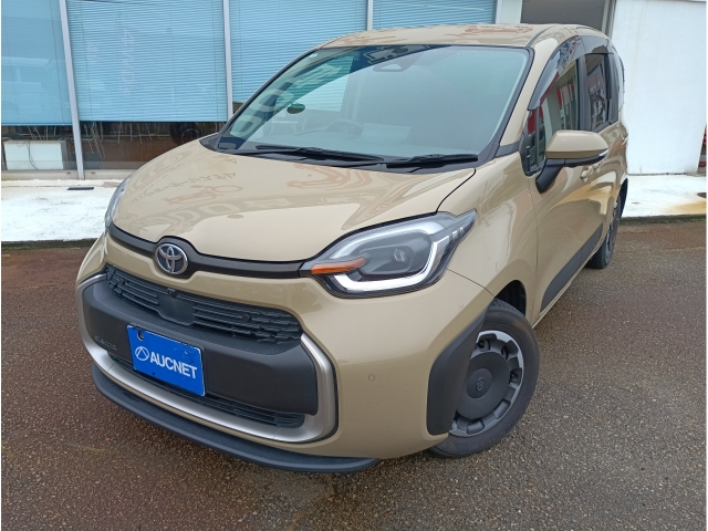 TOYOTA SIENTA — фото
