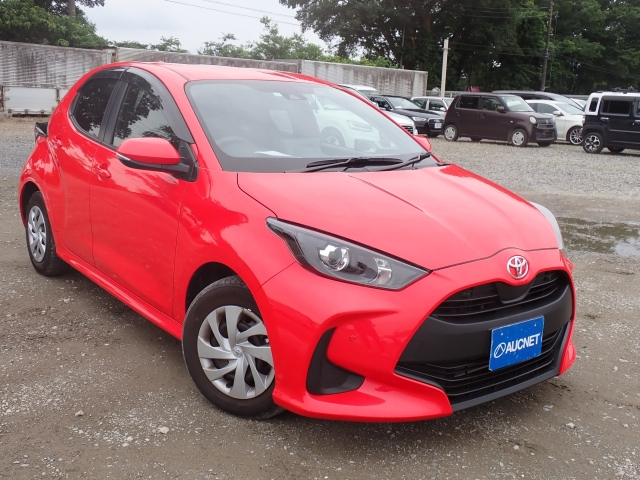 TOYOTA YARIS — фото
