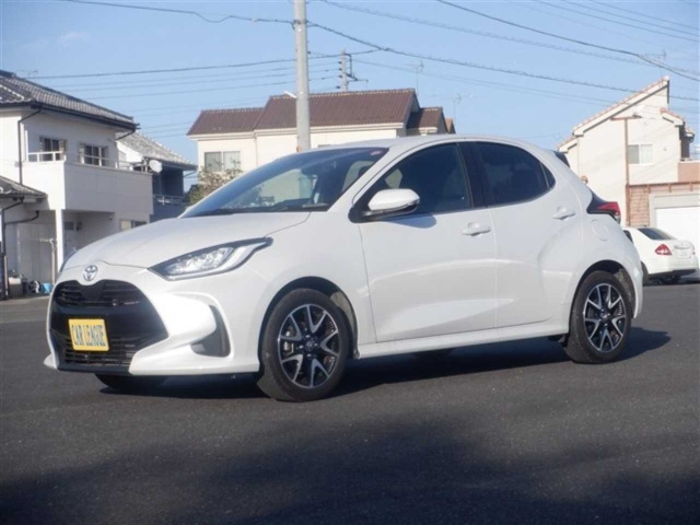 TOYOTA YARIS — фото