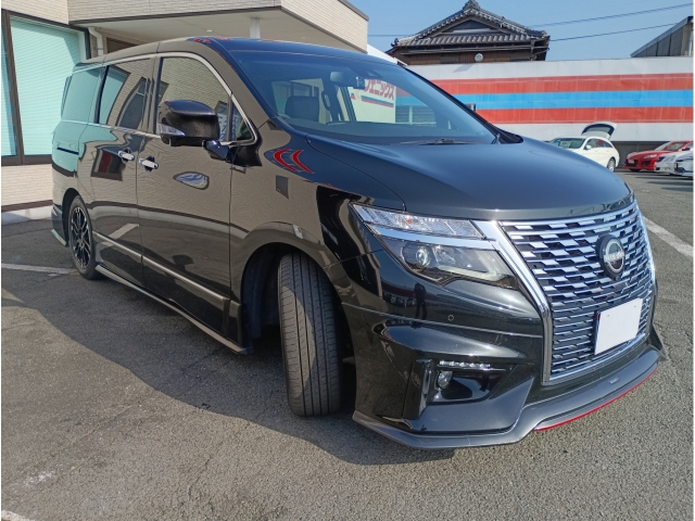 NISSAN ELGRAND — фото