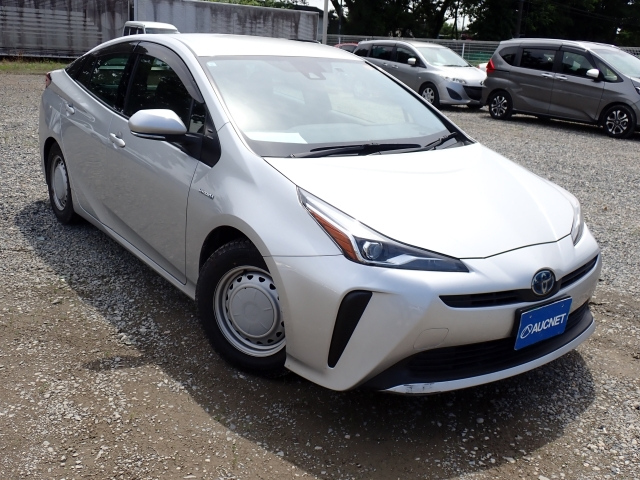 TOYOTA PRIUS — фото
