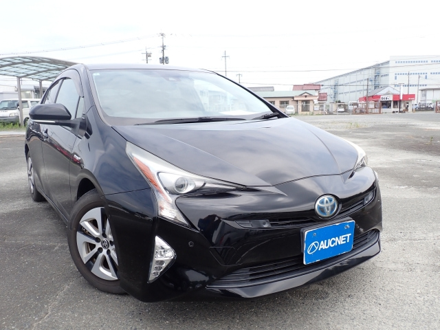TOYOTA PRIUS — фото