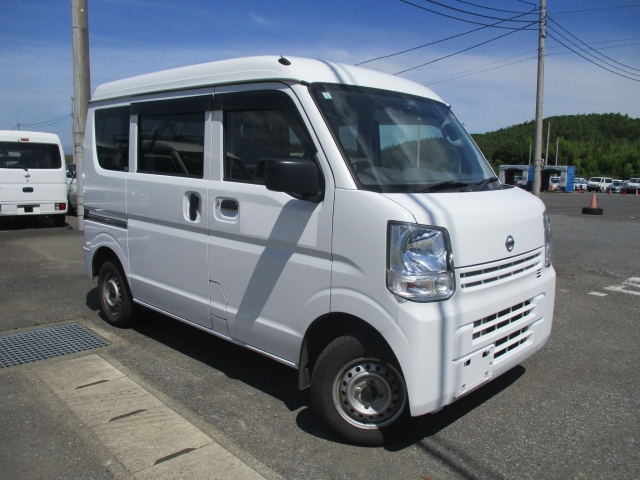 NISSAN CLIPPER — фото