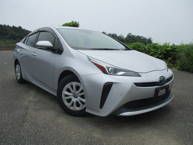 TOYOTA PRIUS — фото