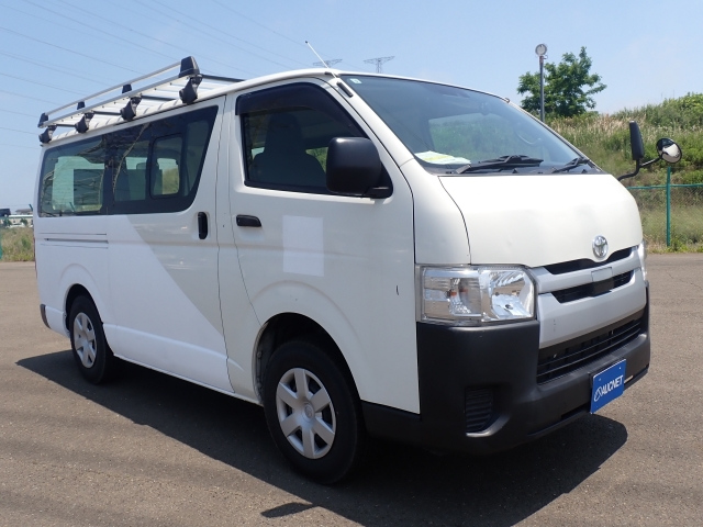 TOYOTA HIACE — фото
