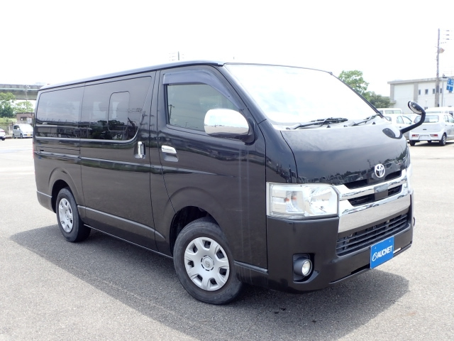 TOYOTA HIACE — фото