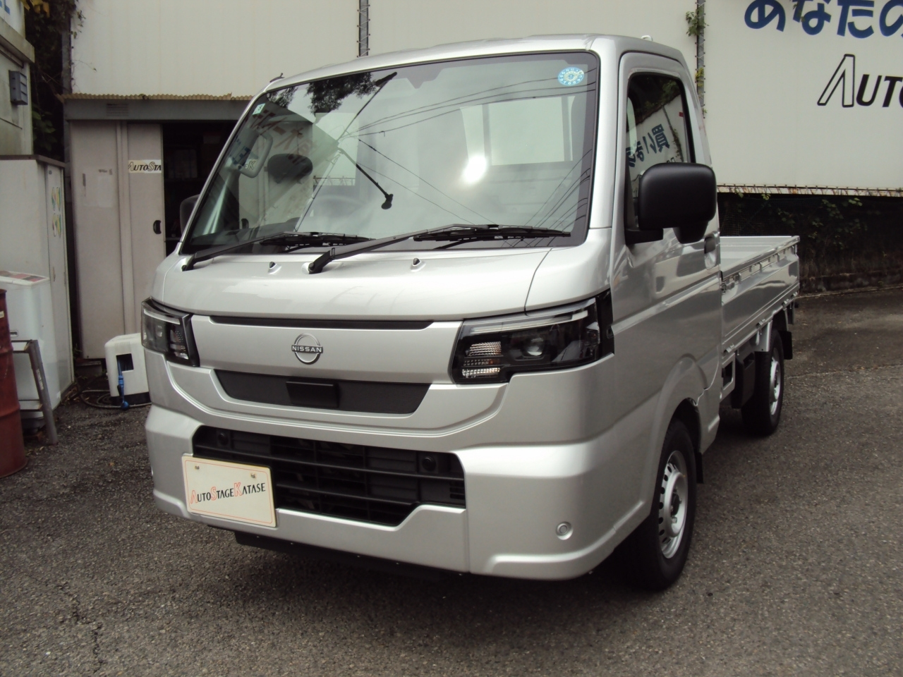 NISSAN CLIPPER — фото