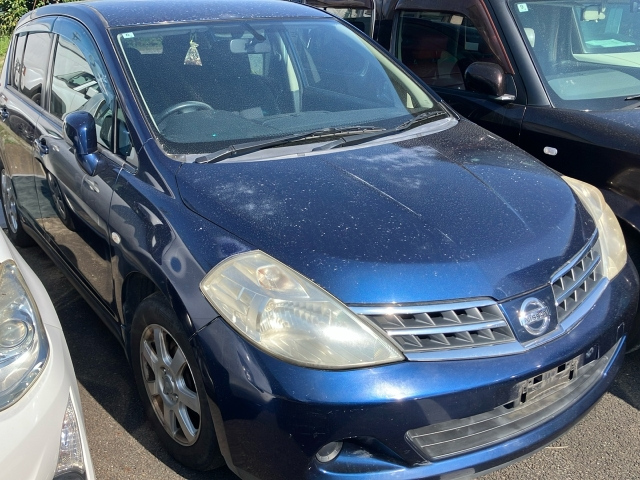 NISSAN TIIDA — фото