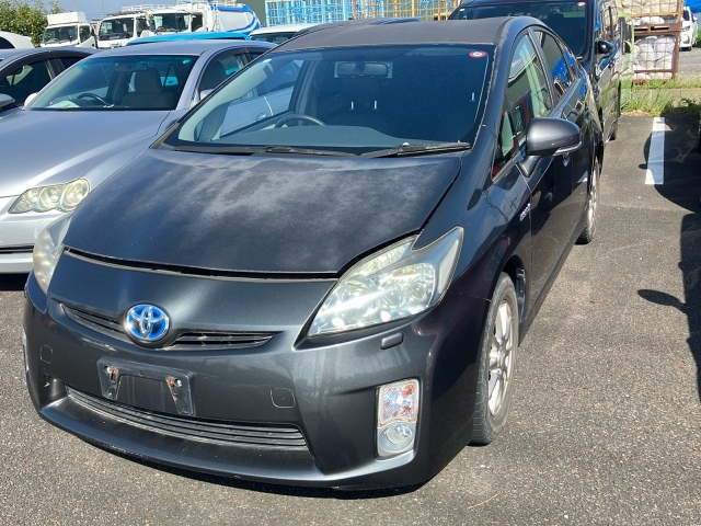 TOYOTA PRIUS — фото