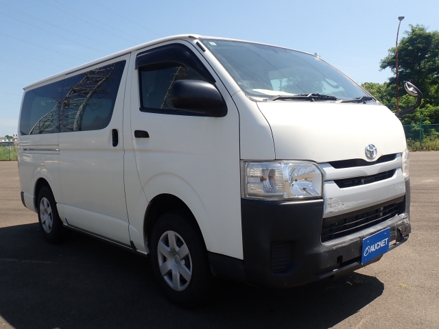 TOYOTA HIACE — фото