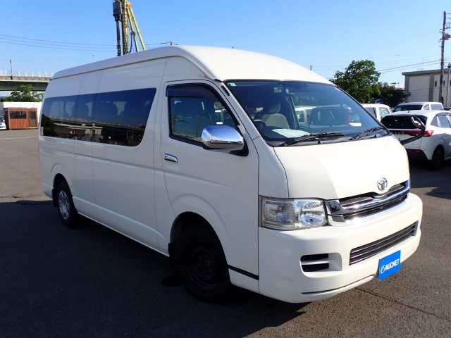 TOYOTA HIACE — фото