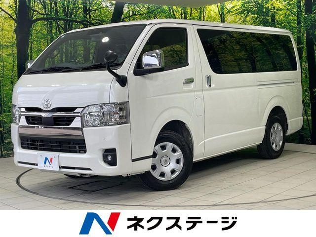 TOYOTA HIACE — фото