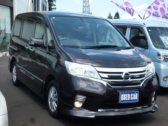 NISSAN SERENA — фото