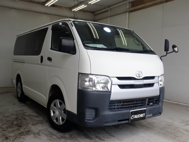 TOYOTA HIACE — фото