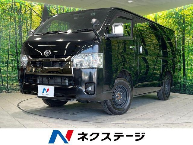 TOYOTA HIACE — фото