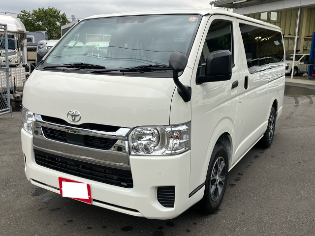 TOYOTA HIACE — фото