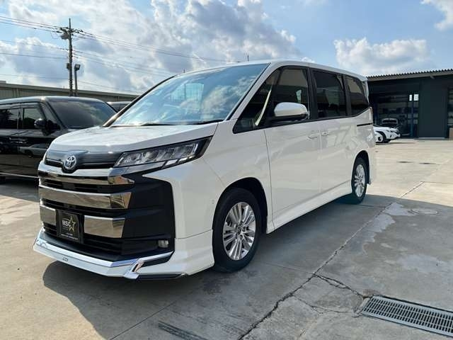 TOYOTA NOAH — фото