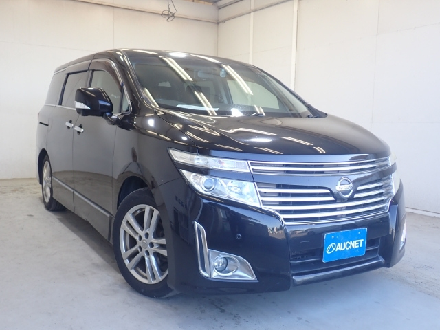 NISSAN ELGRAND — фото