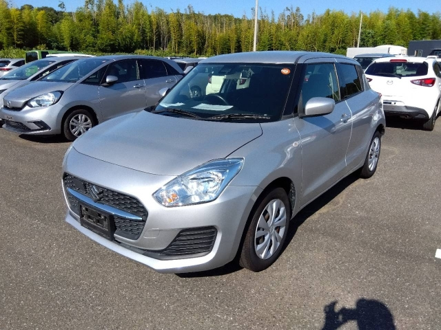 SUZUKI SWIFT — фото