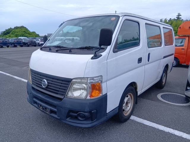 NISSAN CARAVAN — фото