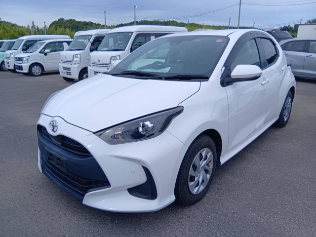 TOYOTA YARIS — фото