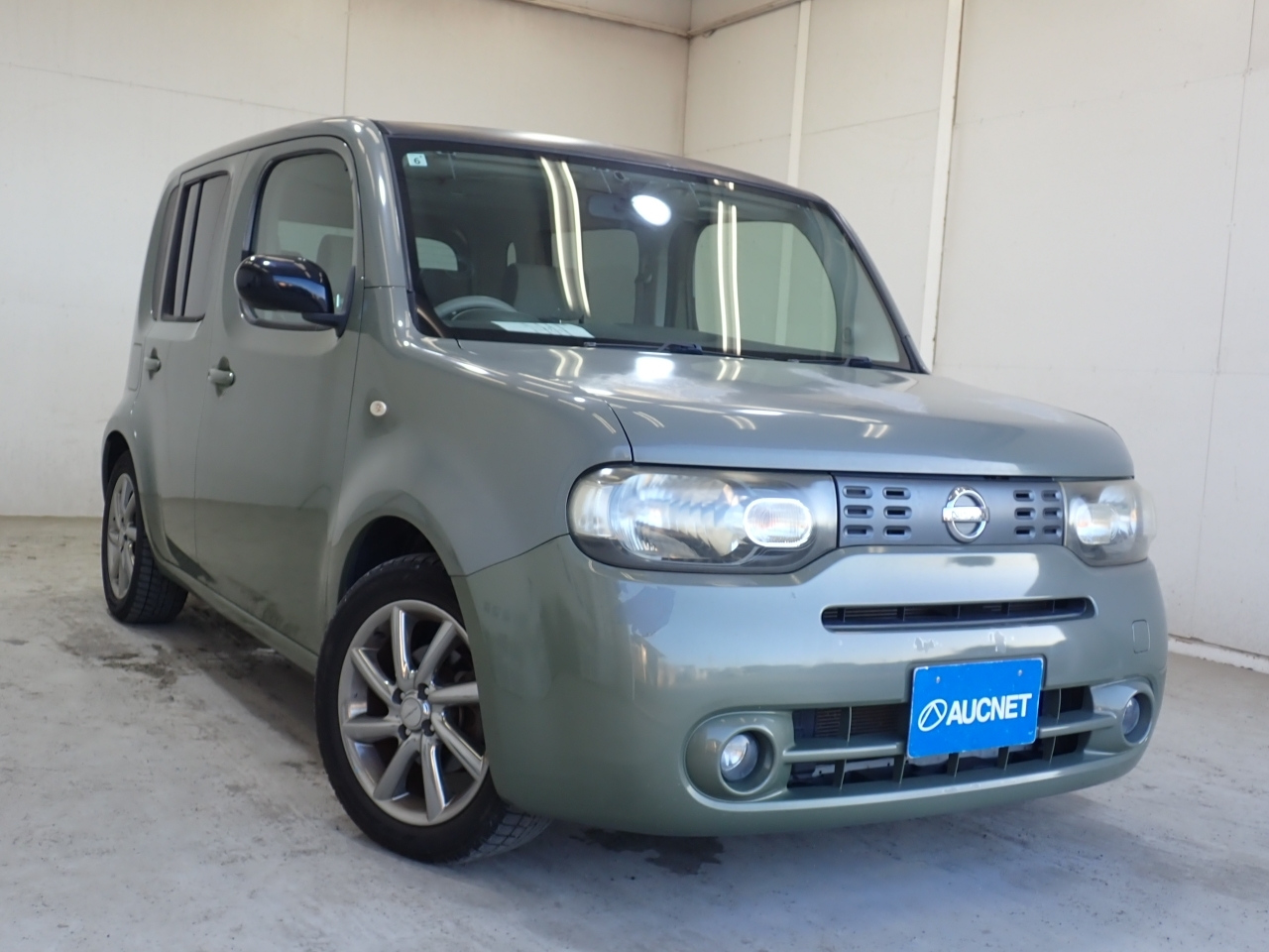 NISSAN CUBE — фото
