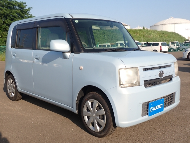 TOYOTA PIXIS SPACE