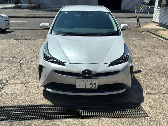TOYOTA PRIUS — фото