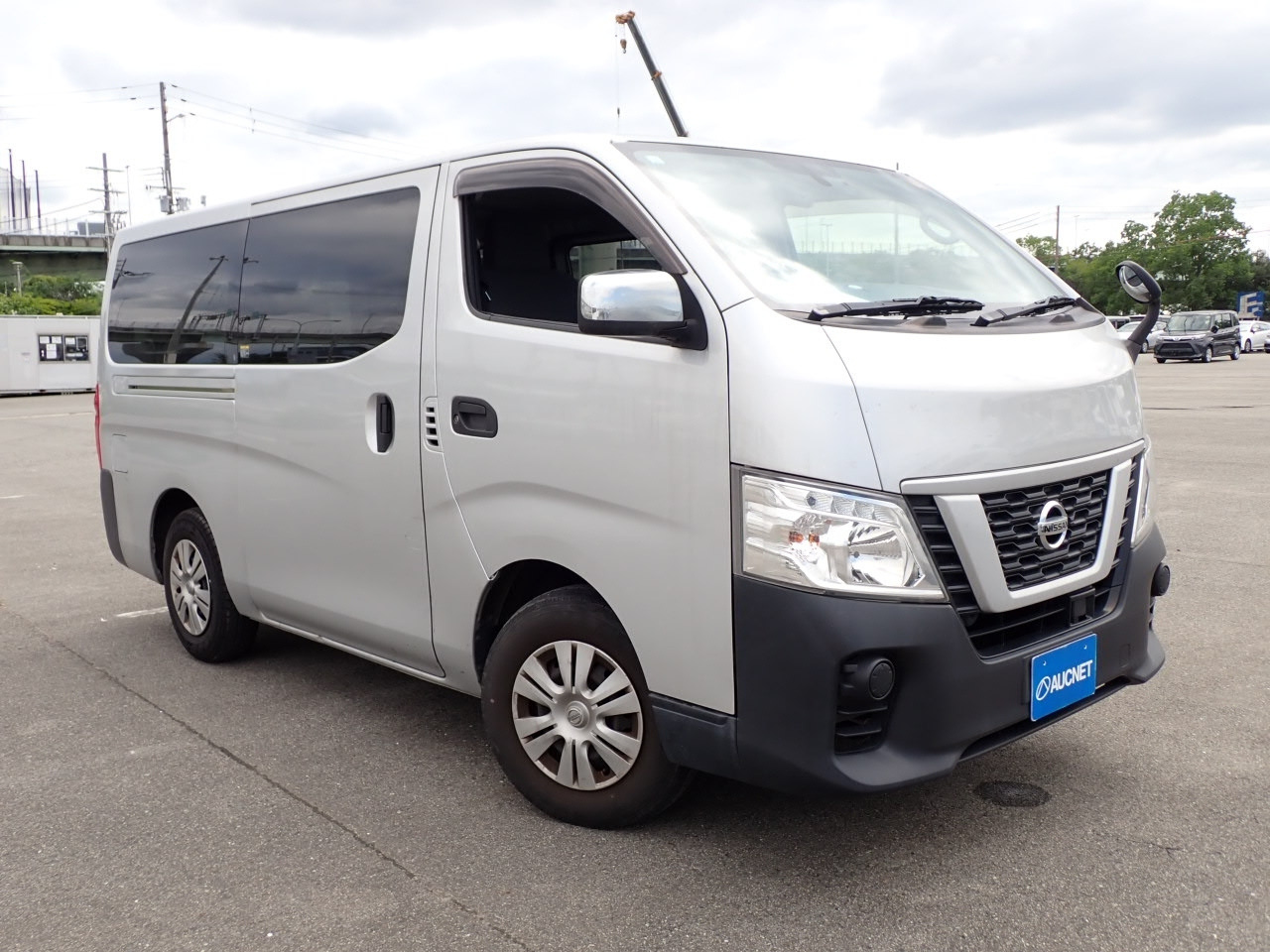 NISSAN NV350 — фото