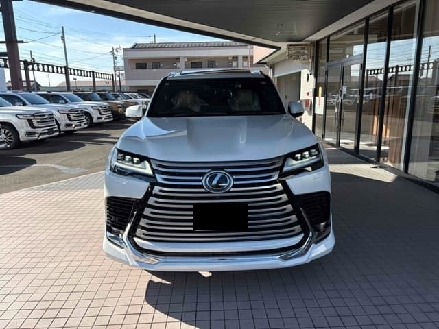 LEXUS LX — фото